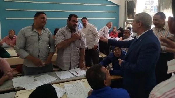 وكيل تعليم الشرقية يتفقد لجنة تصحيح الشهادة الإعدادية