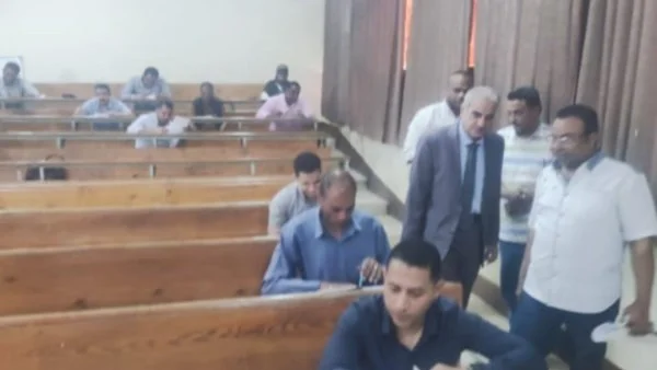 متابعة امتحانات معهد البحوث والدراسات الإفريقية بجامعة أسوان