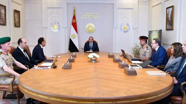السيسي يشدد على تطوير الجهاز الإداري للدولة