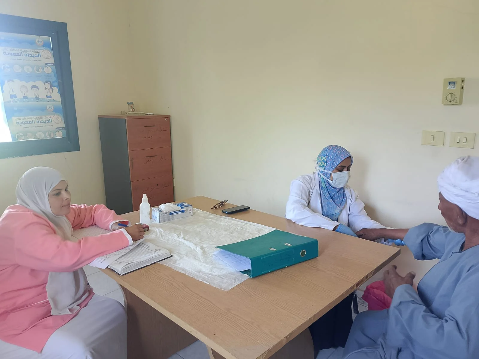 استمرار القافلة الطبية المجانية بوحدة الشيخ عامر