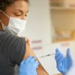 لقاح ثلاثي ضد كورونا والأنفلونزا والفيروس المخلوطي