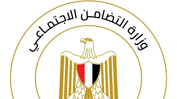مساعدات لأسر ضحايا حادث تروسيكل في أسيوط