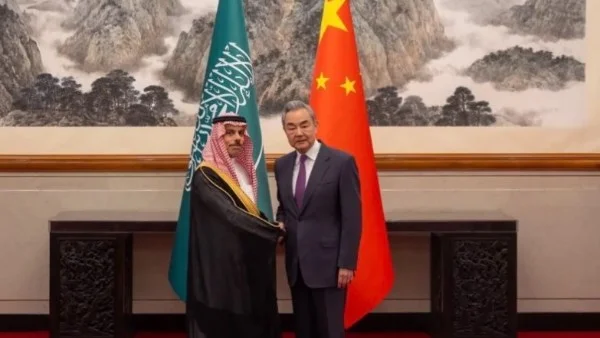 لقاء وزيري خارجية السعودية والصين لتعزيز التعاون