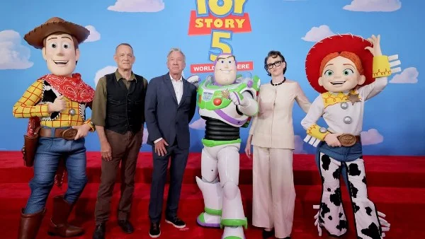 إشادة بفيلم Toy Story 5 كأحد أفضل أجزاء السلسلة