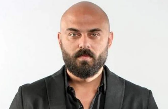 أحمد صلاح حسني: مسيرة فنية تميزت بكرة القدم