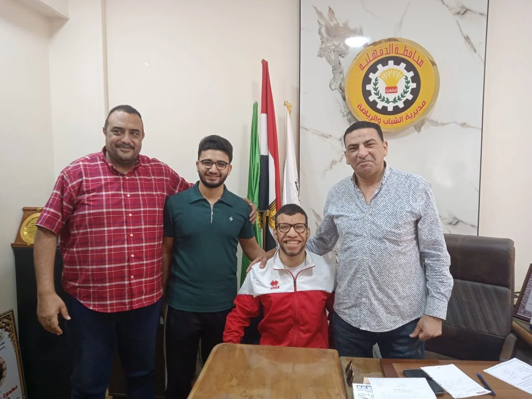 تكريم بطل الكاراتيه العالمي في الدقهلية