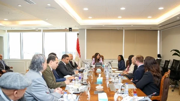 وزيرة الإسكان تبحث مع البنك الدولي تعزيز التعاون