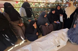 استشهاد فلسطيني وإصابة آخرين في قصف بجنوب غزة