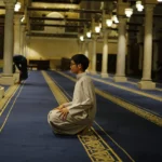 حكم صلاة ركعتين قبل المغرب