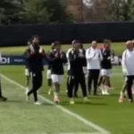 تحية لاعبي المنتخب للجماهير في أمريكا قبل كأس العالم