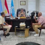 رئيس حي جنوب الغردقة يلتقي المواطنين ويستمع لشكاواهم
