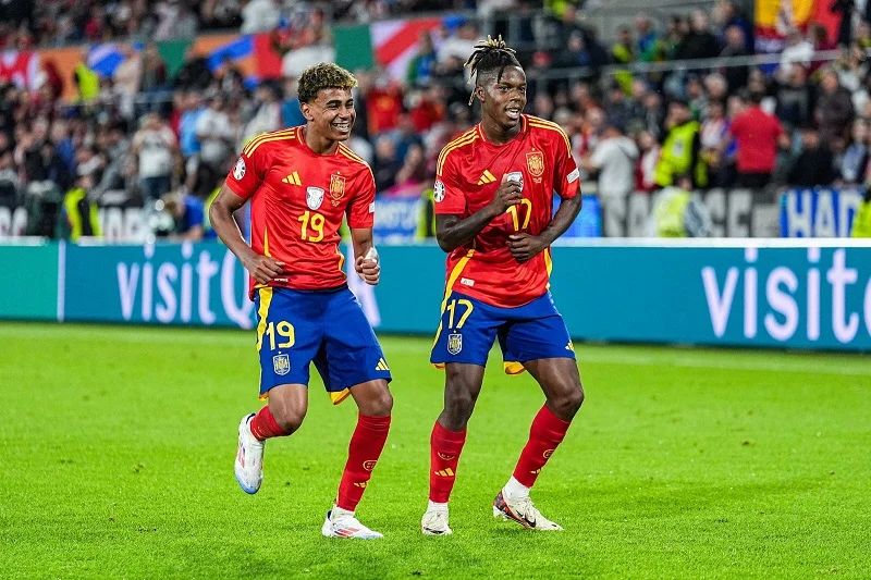 جمال ووليامس يعودان لتدريبات المنتخب الإسباني