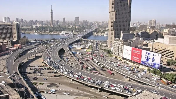 غلق جزئي لكوبري 6 أكتوبر لرفع كفاءة الطبقة الأسفلتية