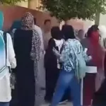 مشاجرة بين أولياء الأمور أمام مدرسة في الشرقية