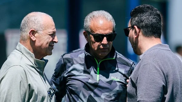 أبو ريدة وأبو زهرة يصلان إلى معسكر منتخب مصر في أمريكا