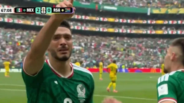 خيمينيز يسجل الهدف الثاني للمكسيك في افتتاح كأس العالم