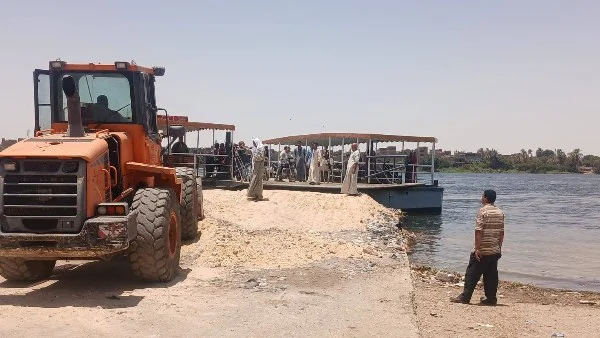 تطوير المرسى الشرقي للعبارة النهرية في أسيوط