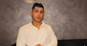 جلسة معارضة كروان مشاكل بعد حبسه سنتين