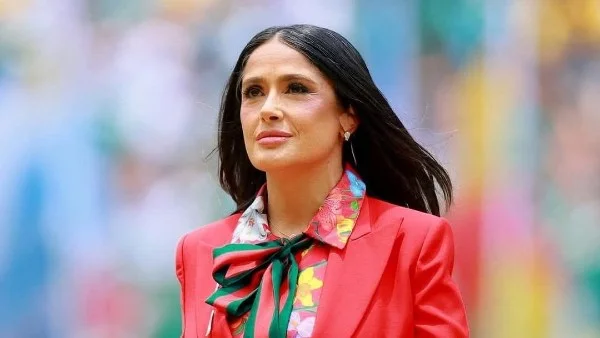 سلمى حايك سفيرة كأس العالم 2026 في المكسيك