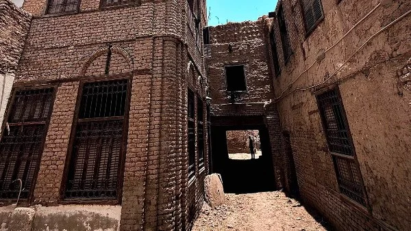 بدء أعمال لجنة توثيق المباني التراثية في دندرة