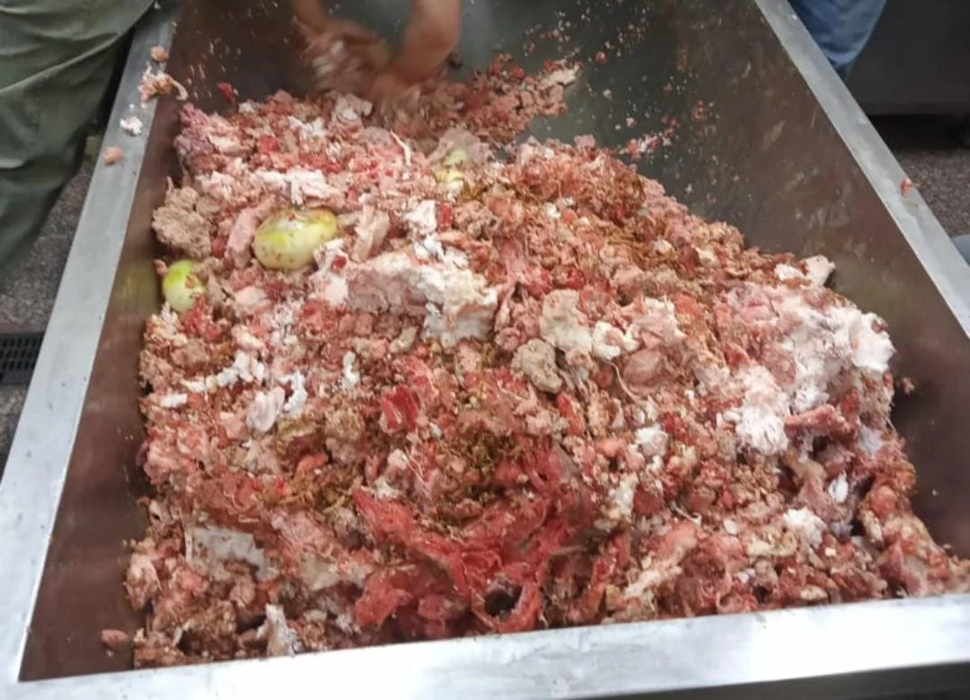 ضبط لحوم ومنتجات غذائية منتهية الصلاحية في قنا