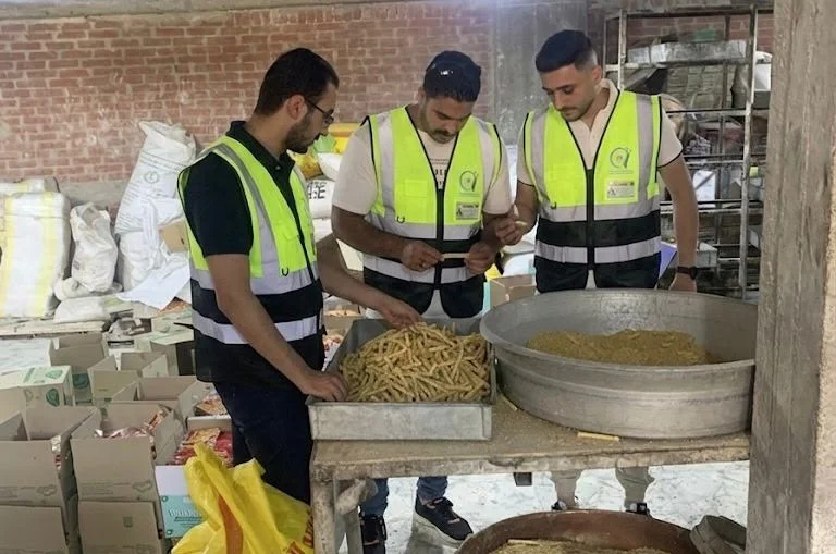ضبط 26 ألف عبوة حلويات غير صالحة بالغربية
