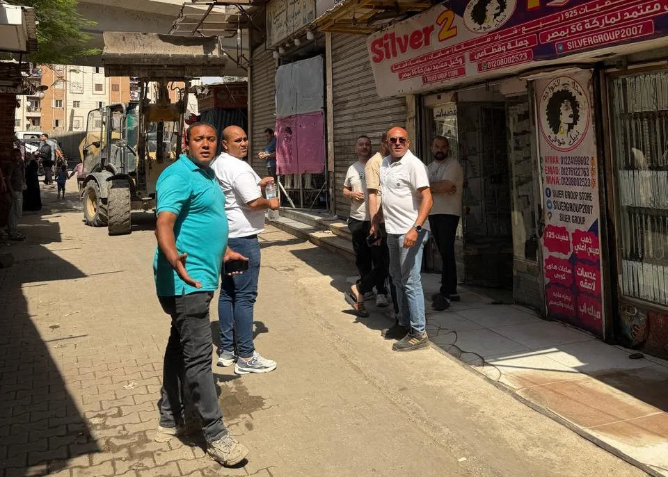 حي بولاق الدكرور يواصل جهود تطهير شارع همفرس من الإشغالات