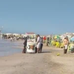 إقبال كبير على شواطئ رأس البر خلال عطلة نهاية العام