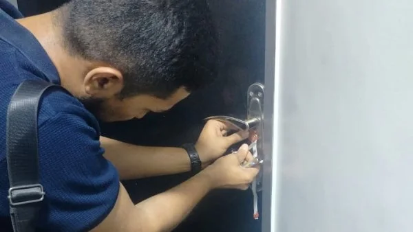 ضبط طبيب مزيف وغلق مركز علاج في أسيوط