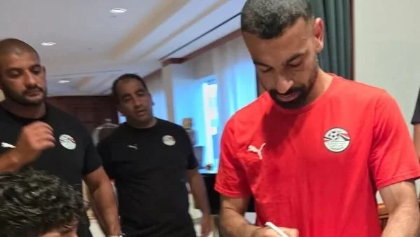 تعليق مثير من وكيل محمد صلاح حول مستقبله