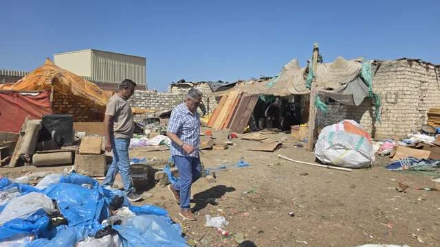 إزالة 3 مخازن غير مرخصة بجنوب الغردقة