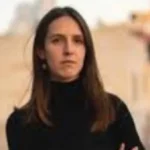 فلسطين تدين ترحيل الصحفية أليس فروسارد