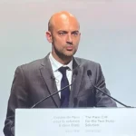 باريس تدعو لتحقيق حل الدولتين في قمة السبع