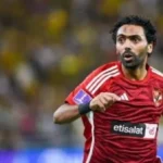 الأهلي يقترب من تجديد عقود كوكا والشحات