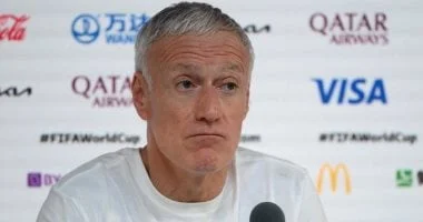 ديشامب يحذر من تزايد أعباء اللاعبين في كرة القدم