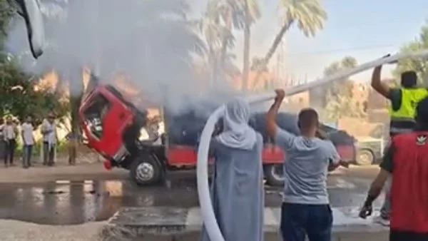 السيطرة على حريق في سيارة نقل بأسيوط