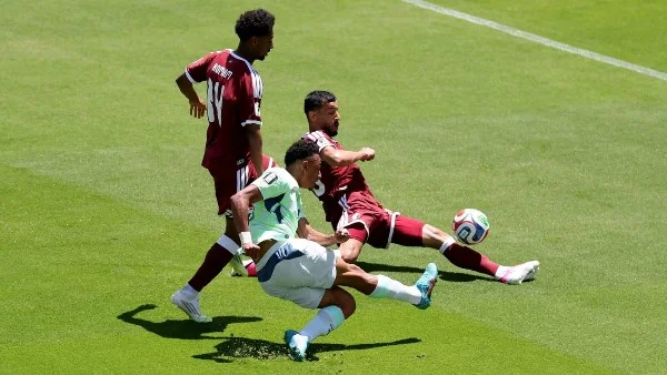 سويسرا تتقدم على قطر بهدف في كأس العالم