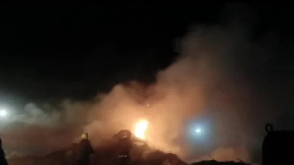 حريق كبير في مصنع أخشاب بطهطا واستنفار للسيطرة عليه