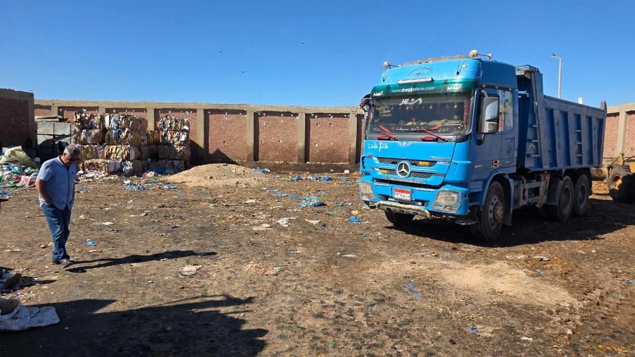ضبط 70 طن من المخلفات بمحيط مطار الغردقة