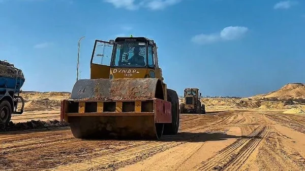متابعة مشاريع المرافق والطرق بالفيوم الجديدة