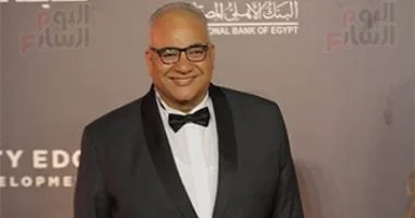 تأجيل دعوى أجر خادم طليقة بيومى فؤاد لجلسة يونيو المقبلة