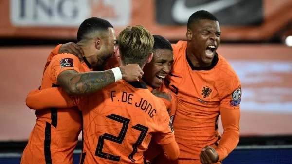 ثلاثي ليفربول يقود هولندا ضد اليابان في المونديال