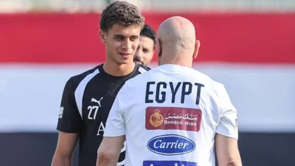 حسام حسن يشيد بموهبة حمزة عبدالكريم مع برشلونة