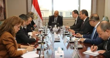 وزير الكهرباء يبحث سبل التعاون مع البنك الأوروبي