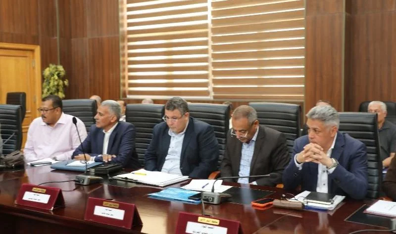 اجتماع المجلس التنفيذي برئاسة محافظ البحر الأحمر