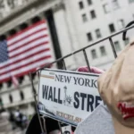 هبوط العقود الآجلة للأسهم الأمريكية وارتفاع النفط بعد تصريحات ترامب