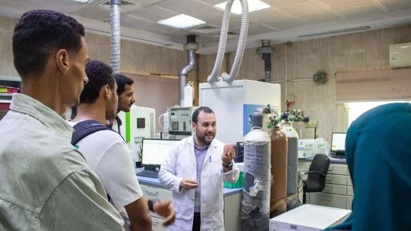 برامج تأهيل شباب الباحثين في سلامة الغذاء