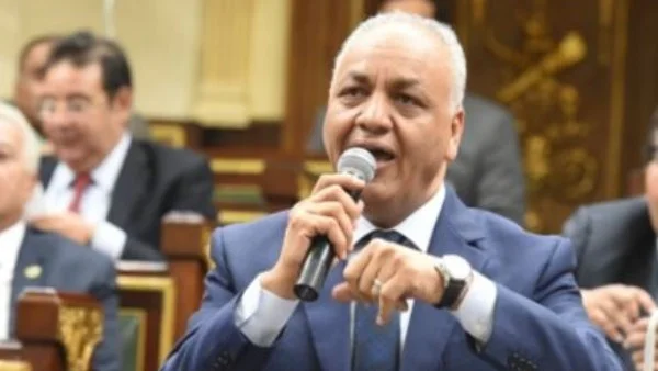 مصطفى بكري يتقدم ببيان عاجل ضد الفيفا