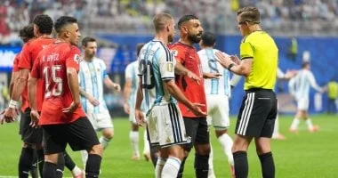 خبير تحكيم فرنسي يدين قرار إلغاء هدف مصر أمام الأرجنتين