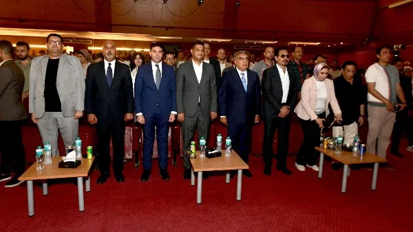 عرض "فتاة المترو" في الدقهلية ضمن مهرجان المسرح المصري